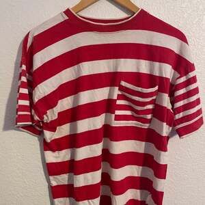 Vintage 80s Rare Red Striped Pocket T-shirt Classic Retro Tee Medium